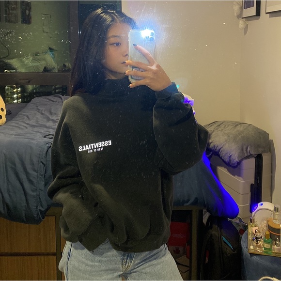 Fear of god essentials black crewneck - Picture 2 of 5